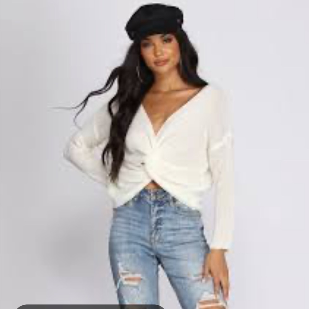 Forever 21 Cream V-Neck Sweater | Size Medium